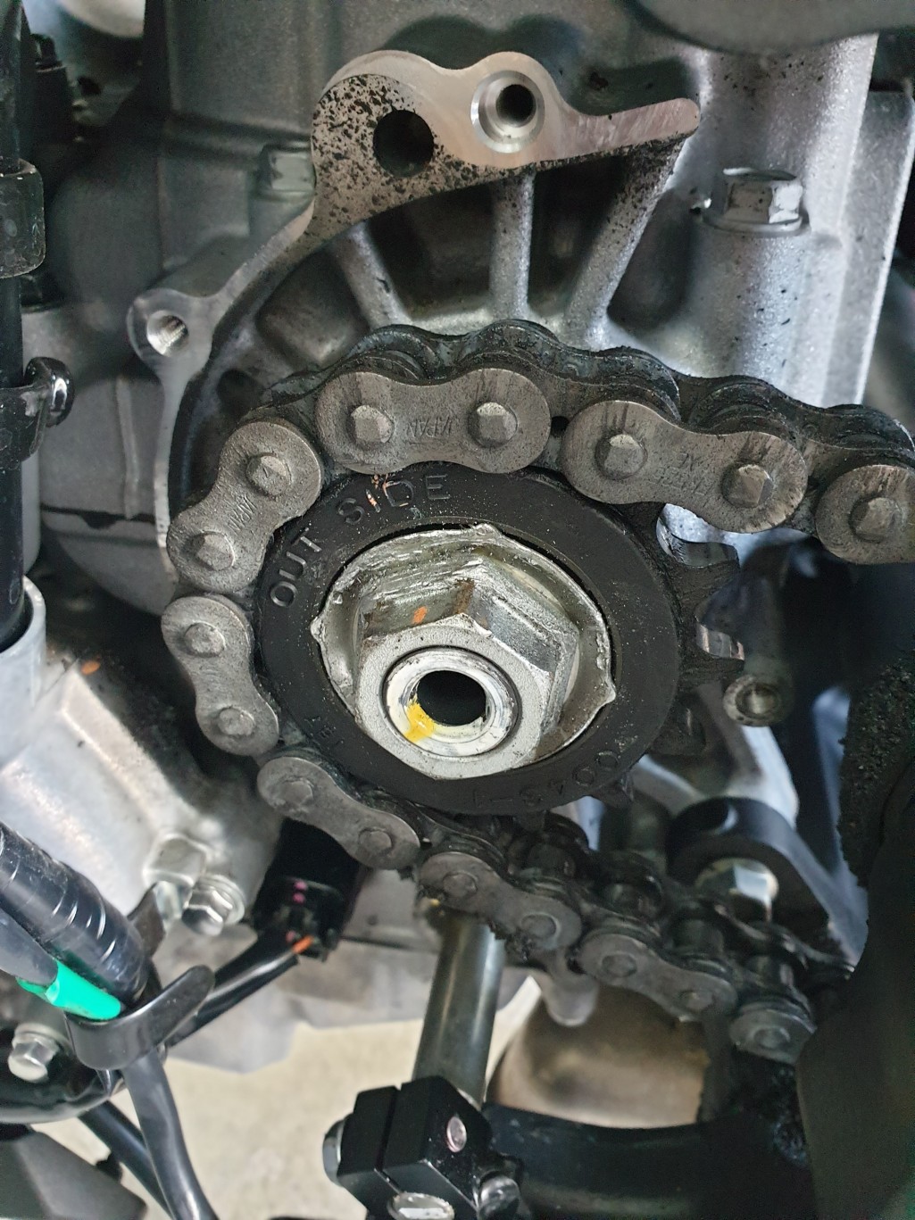 Sprocket engine unscrew General Maintenance, Servicing, and